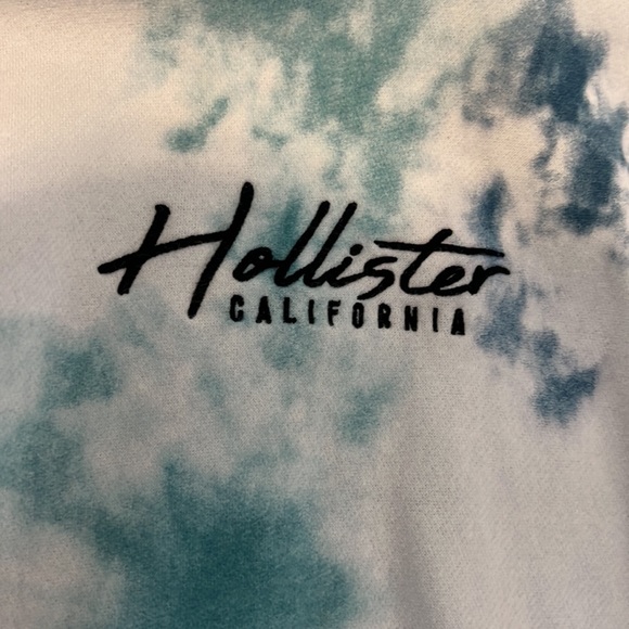 Hollister tiedye comfy sweater. - Picture 3 of 5